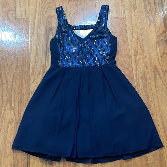 My Michelle Blue Dress Size 9 Sequins Fully Lined Sleeveless - Picture 2 of 12
